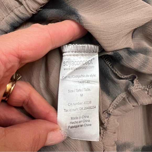 Soya Concept Taupe Black Scoop Neck Long Sleeve Top Size S - Picture 12 of 12